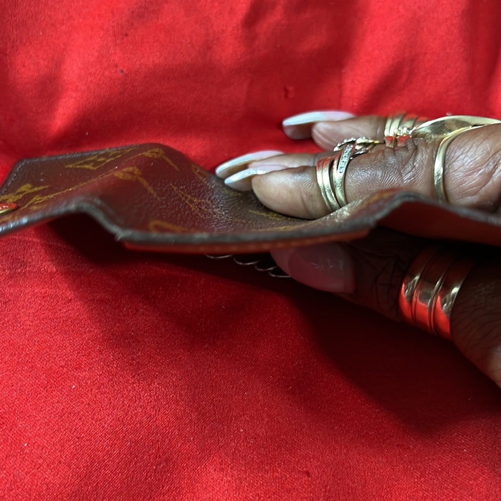 Authentic Louis Vuitton Authentic Monogram Lv 4 K… - image 5